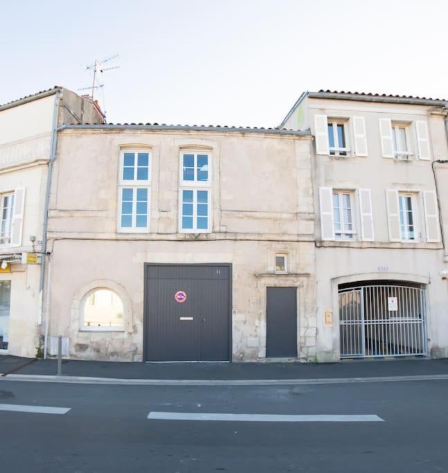 Maison Type Loft - Avec Parking En Plein Centre لا روشيل المظهر الخارجي الصورة