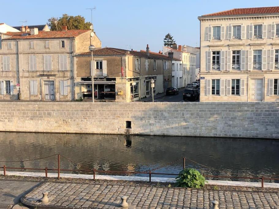 Maison Type Loft - Avec Parking En Plein Centre لا روشيل المظهر الخارجي الصورة